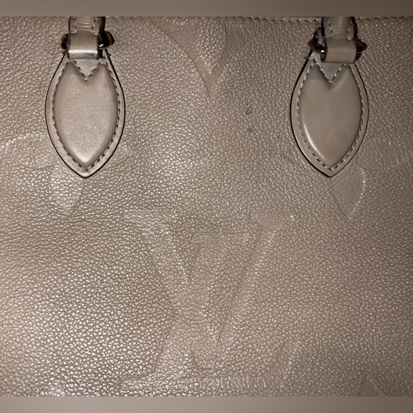 Sold Louis Vuitton Monogram Empreinte On the Go MM Tourterelle/beige. W/dusty - Picture 8 of 13
